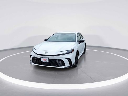 New 2026 Toyota Camry Hybrid AWD/4WD image 3