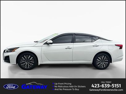 Used 2023 Nissan Altima 2.5 SV