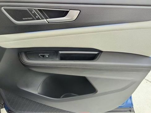 Used 2025 Volkswagen Atlas Cross Sport SEL Premium R-Line AWD/4WD image 23