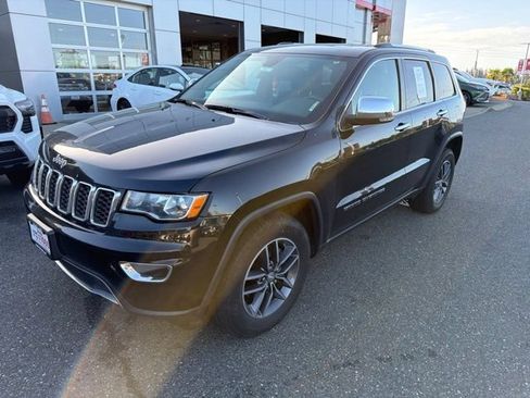 Used 2017 Jeep Grand Cherokee Limited AWD/4WD image 5
