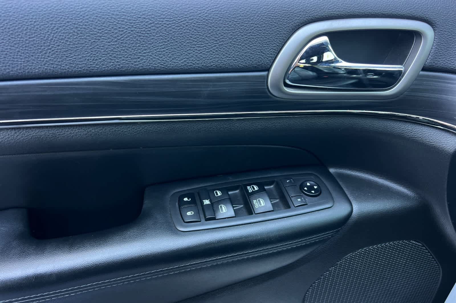 Used 2019 Jeep Grand Cherokee Limited X RWD image 15