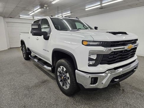 New 2026 Chevrolet Silverado 2500 LT AWD/4WD image 3