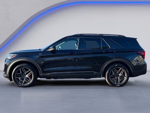 Used 2025 Ford Explorer ST-Line w/ Premium Package image 11