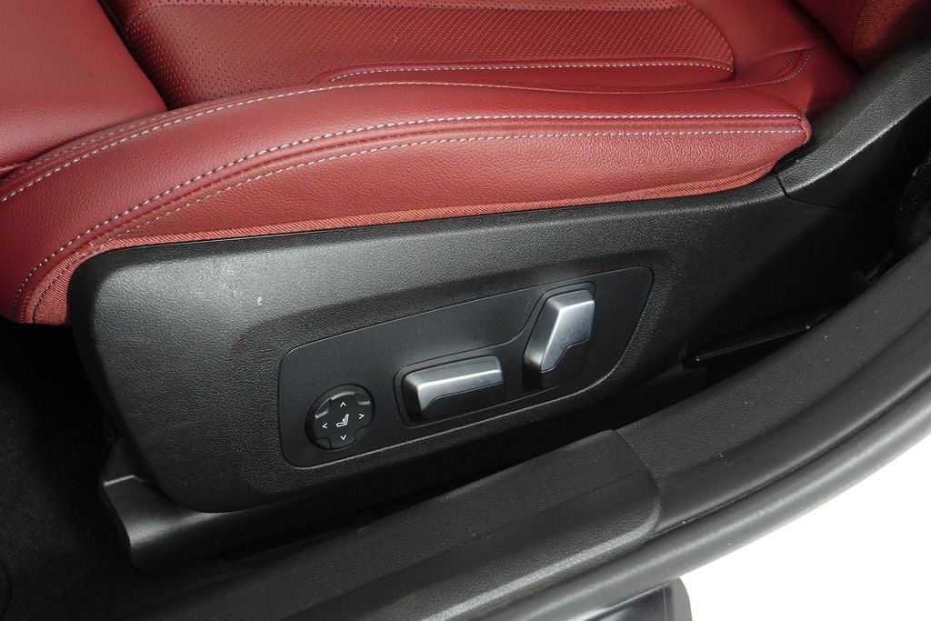 Certified 2023 BMW 330i Sedan w/ Driving Assistance Package RWD image 23