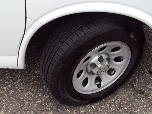 Used 2013 Chevrolet Express 1500 LS AWD/4WD image 33