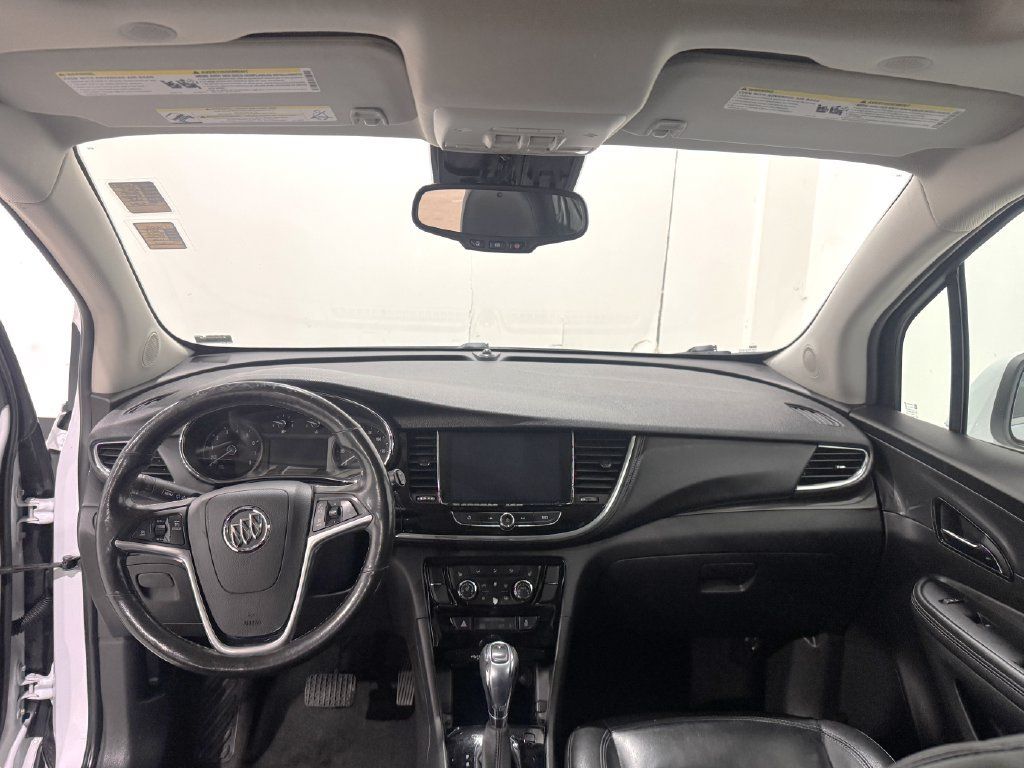 Used 2019 Buick Encore Essence FWD image 2