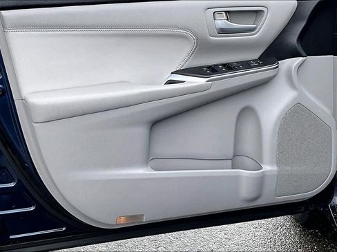 Used 2017 Toyota Camry XLE w/ Convenience Package image 21