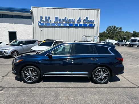 Used 2018 INFINITI QX60 Luxe w/ Deluxe Technology Package AWD/4WD image 9