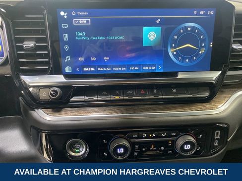 Used 2022 Chevrolet Silverado 1500 LT AWD/4WD image 17