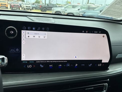 Used 2024 Chevrolet Traverse LT w/ Enhanced Driving Package FWD image 34