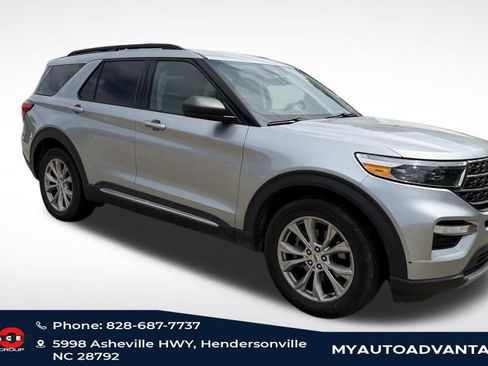 Used 2020 Ford Explorer XLT w/ Equipment Group 202A image 2