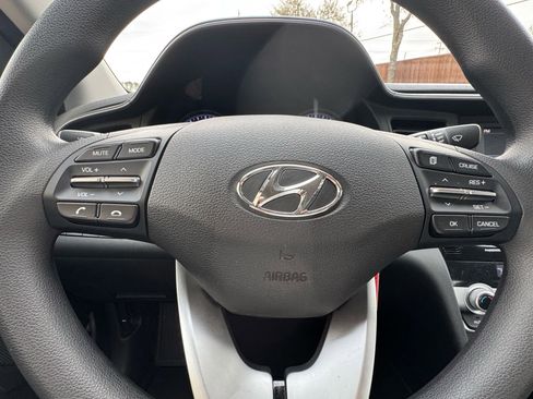 Used 2020 Hyundai Elantra SE w/ Cargo Package (C1) image 15