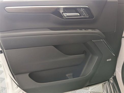 Used 2025 Chevrolet Tahoe High Country w/ Sun And Tow Package image 10