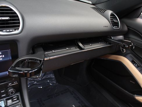 Used 2021 Porsche 718 Boxster w/ Premium Package RWD image 74