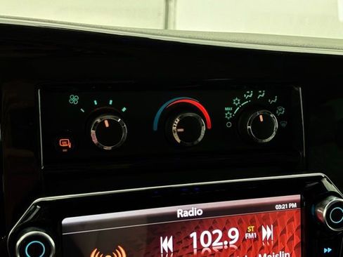 Used 2022 GMC Savana 2500 Extended w/ Enhanced Convenience Package image 29