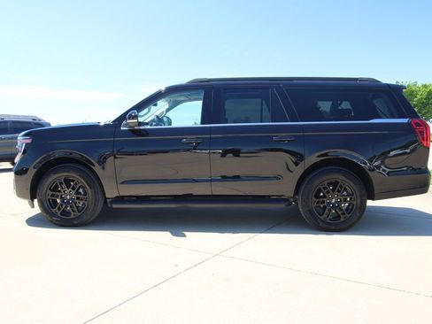 Used 2025 Ford Expedition Max Active AWD/4WD image 18