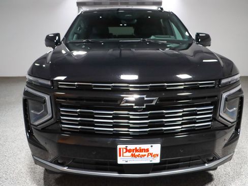 Used 2025 Chevrolet Tahoe High Country w/ Sun And Tow Package AWD/4WD image 4