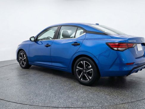 Used 2025 Nissan Sentra SV image 6