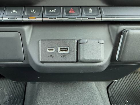 Certified 2022 Chevrolet Silverado 1500 Custom image 22