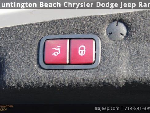 Used 2021 Mercedes-Benz C 300 Sedan image 41