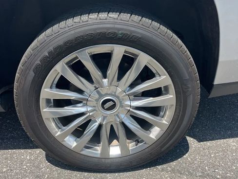 Used 2016 Cadillac Escalade ESV Premium AWD/4WD image 15