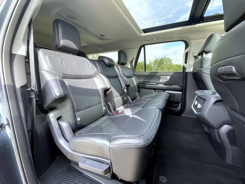 Used 2025 Ford Expedition Max Platinum AWD/4WD image 22