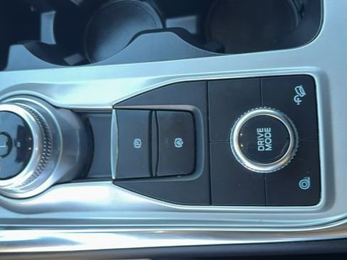 Certified 2022 Ford Explorer XLT w/ Equipment Group 202A image 26