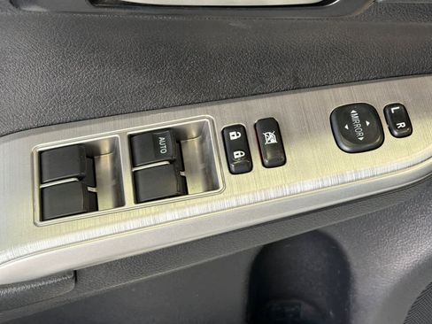 Used 2014 Toyota Camry Hybrid image 15