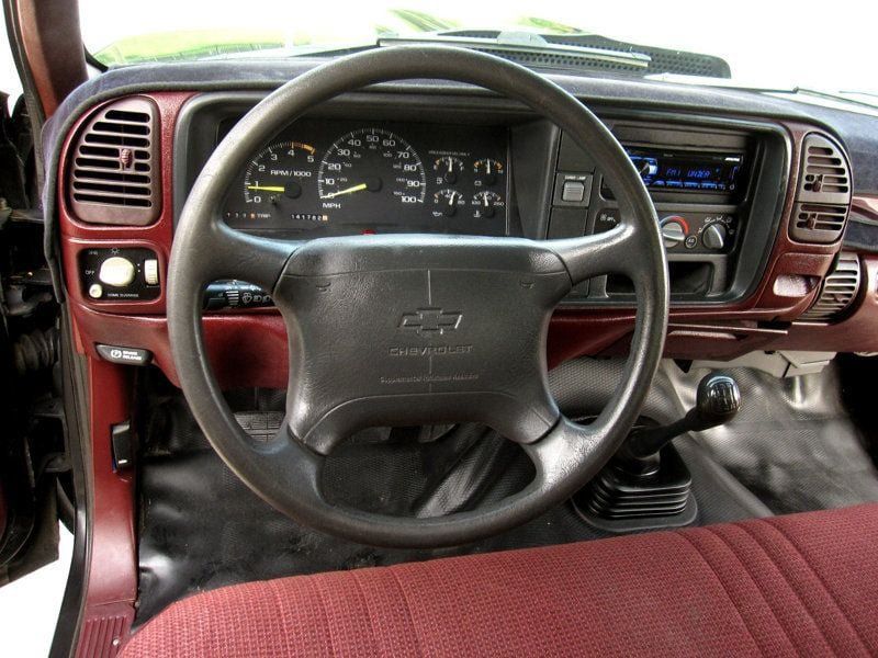 Used 1995 Chevrolet Silverado 1500 2WD Regular Cab image 22