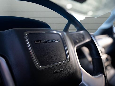 Used 2019 GMC Yukon Denali w/ Denali Ultimate Package image 15