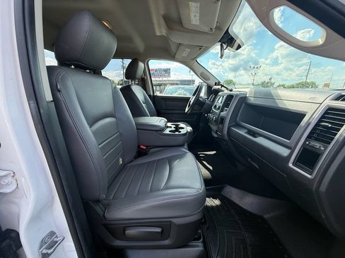 Used 2017 RAM 1500 Express RWD image 23