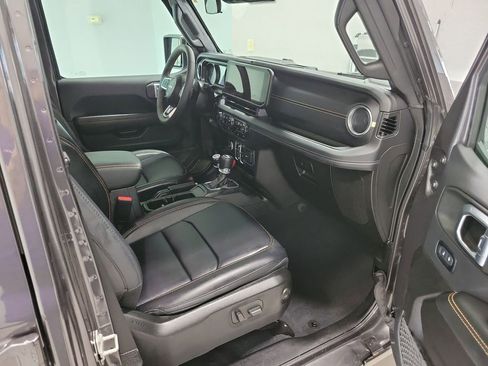 Certified 2024 Jeep Wrangler Unlimited Sahara AWD/4WD image 18