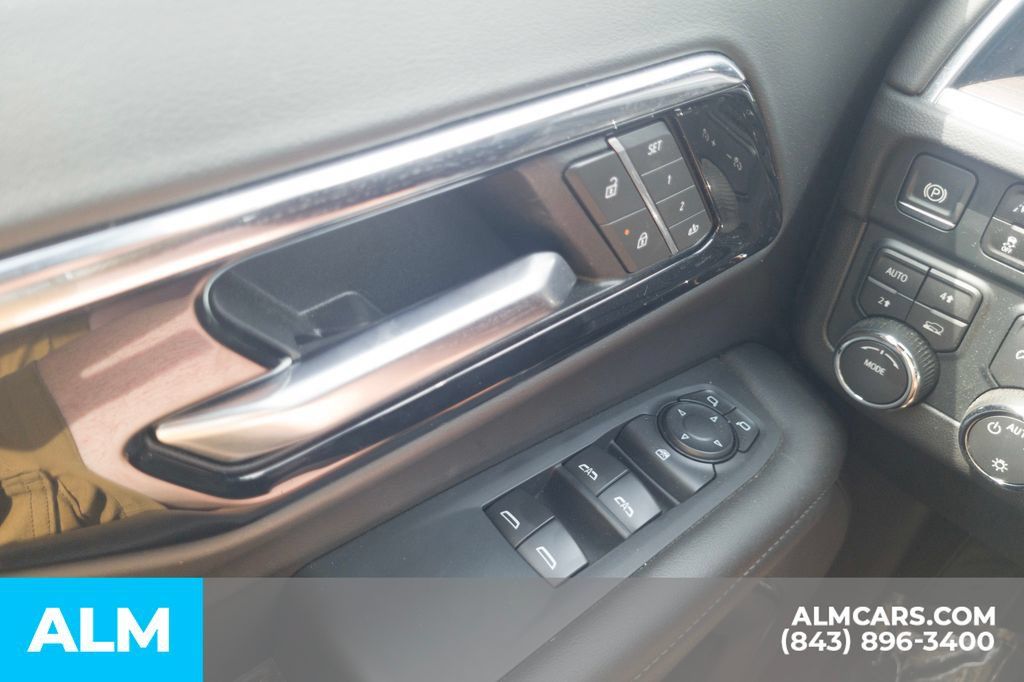 Used 2025 Chevrolet Tahoe LT AWD/4WD image 33