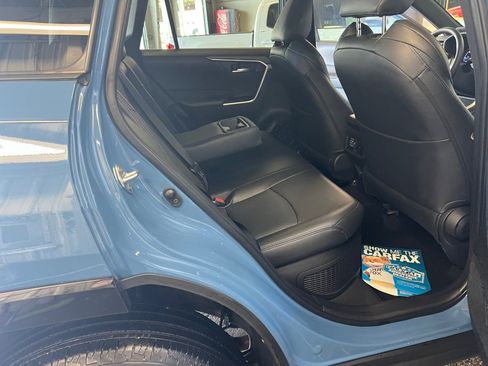 Used 2023 Toyota RAV4 SE image 33