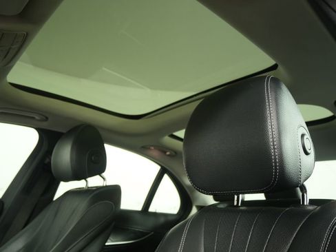 Used 2018 Mercedes-Benz E 300 4MATIC image 11