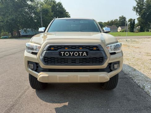 Used 2017 Toyota Tacoma Limited w/ Tow Package AWD/4WD image 7