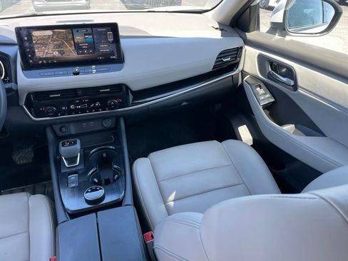 Certified 2024 Nissan Rogue SL w/ SL Premium Package image 11