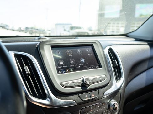 Used 2024 Chevrolet Equinox LT image 23