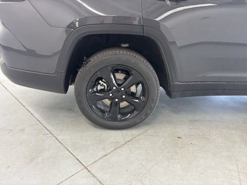 New 2026 Jeep Grand Cherokee L Limited AWD/4WD image 9