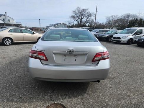 Used 2011 Toyota Camry LE w/ LE Extra-Value Pkg image 6