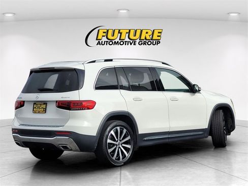 Used 2021 Mercedes-Benz GLB 250 4MATIC image 4