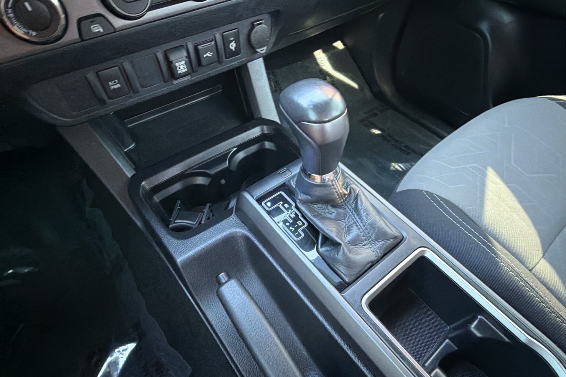 Used 2021 Toyota Tacoma TRD Off-Road AWD/4WD image 23