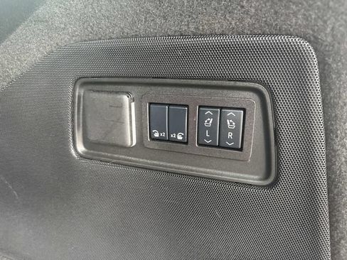 Certified 2026 Cadillac Escalade ESV Platinum Sport AWD/4WD image 27