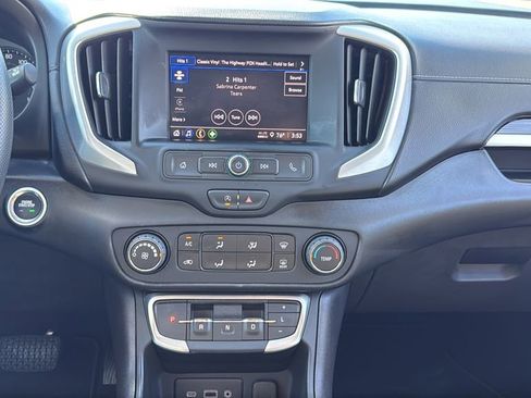 Used 2024 GMC Terrain SLE image 12