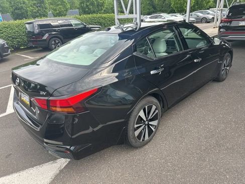 Used 2019 Nissan Altima 2.5 SV FWD image 13