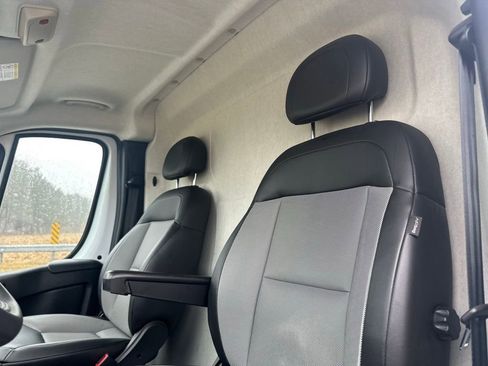 Used 2023 RAM ProMaster 2500 image 12