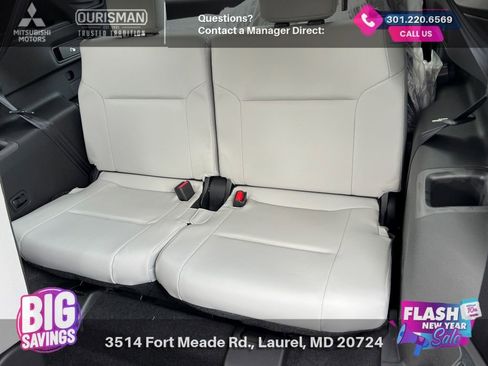 New 2025 Mitsubishi Outlander SE image 14