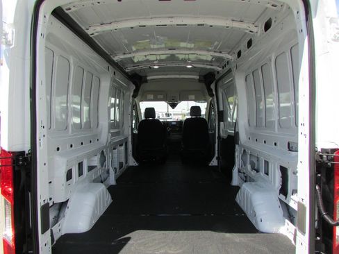 Used 2024 Ford Transit 250 148 Medium Roof RWD image 29
