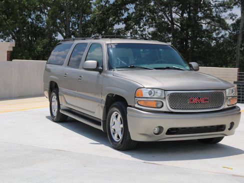 Used 2001 GMC Yukon XL Denali AWD/4WD image 5