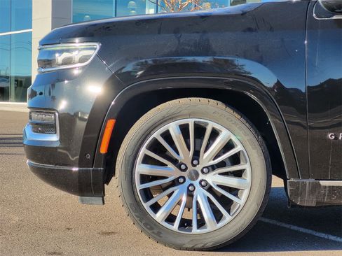 Used 2022 Jeep Grand Wagoneer Series III image 9